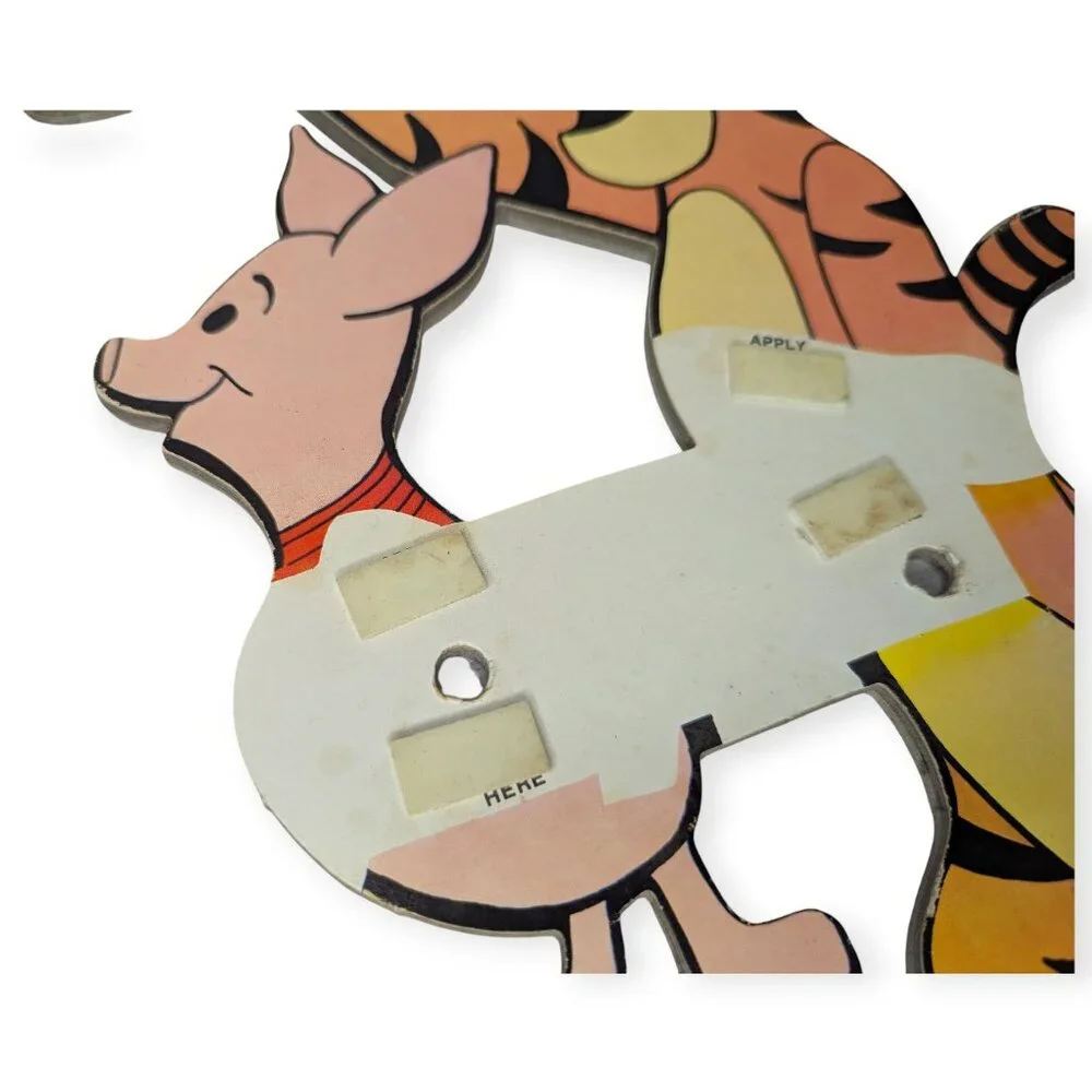 Vintage 1981 Walt Disney Productions Winne the Pooh Wall Hanging w/ Coat Hooks